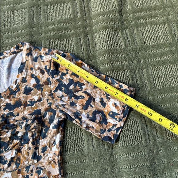 Logo long T-shirt with front pocket - Picture 7 of 8